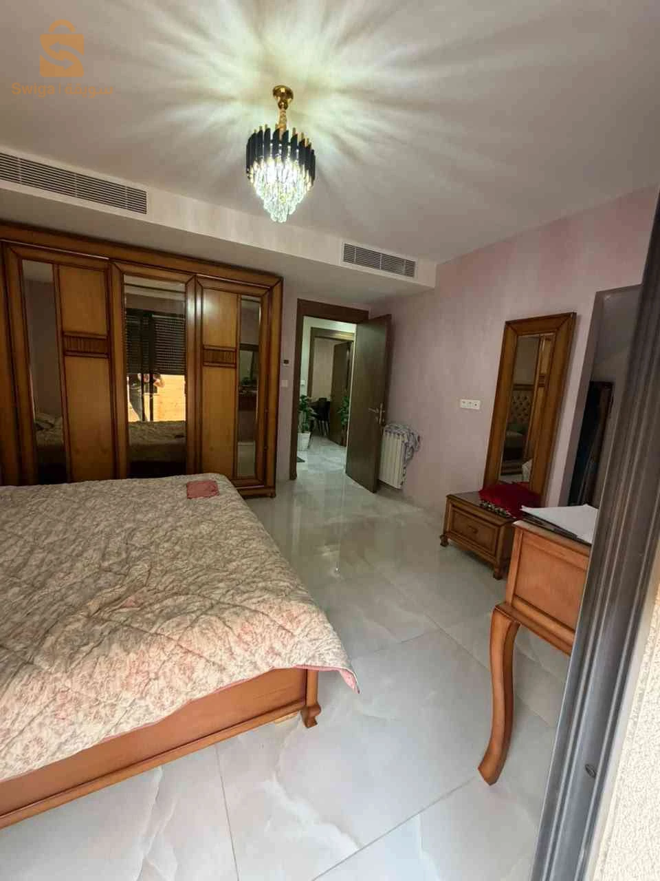 loue un duplex dans une résidence surviller