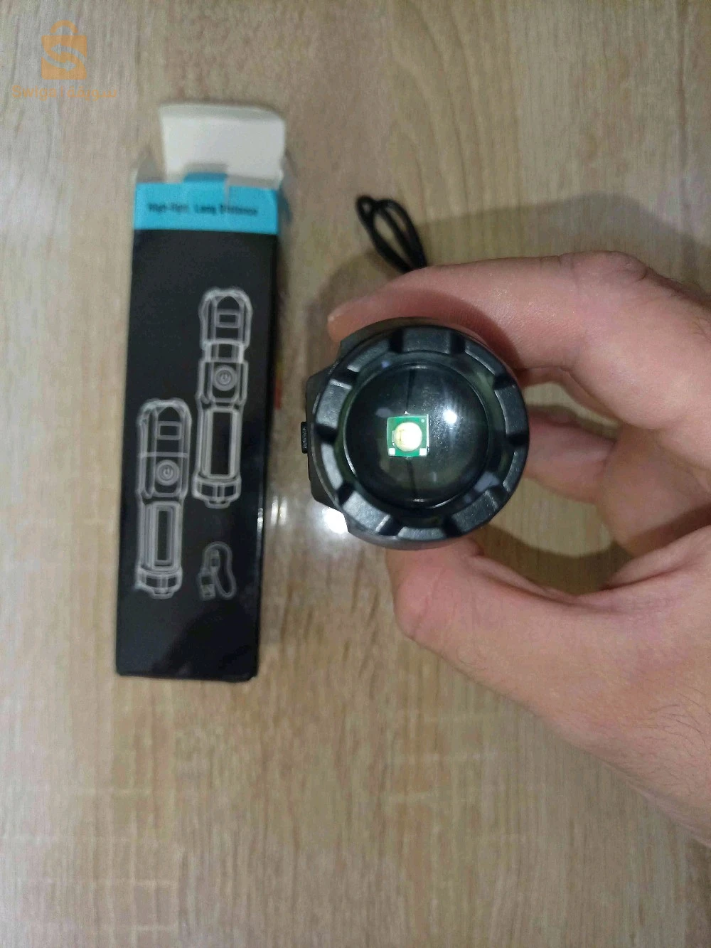 مصباح يدوي LED قوي احترافي اضاءة لمسافة طويلة جدا - قابل للشحن USB ومقاوم للصدمات