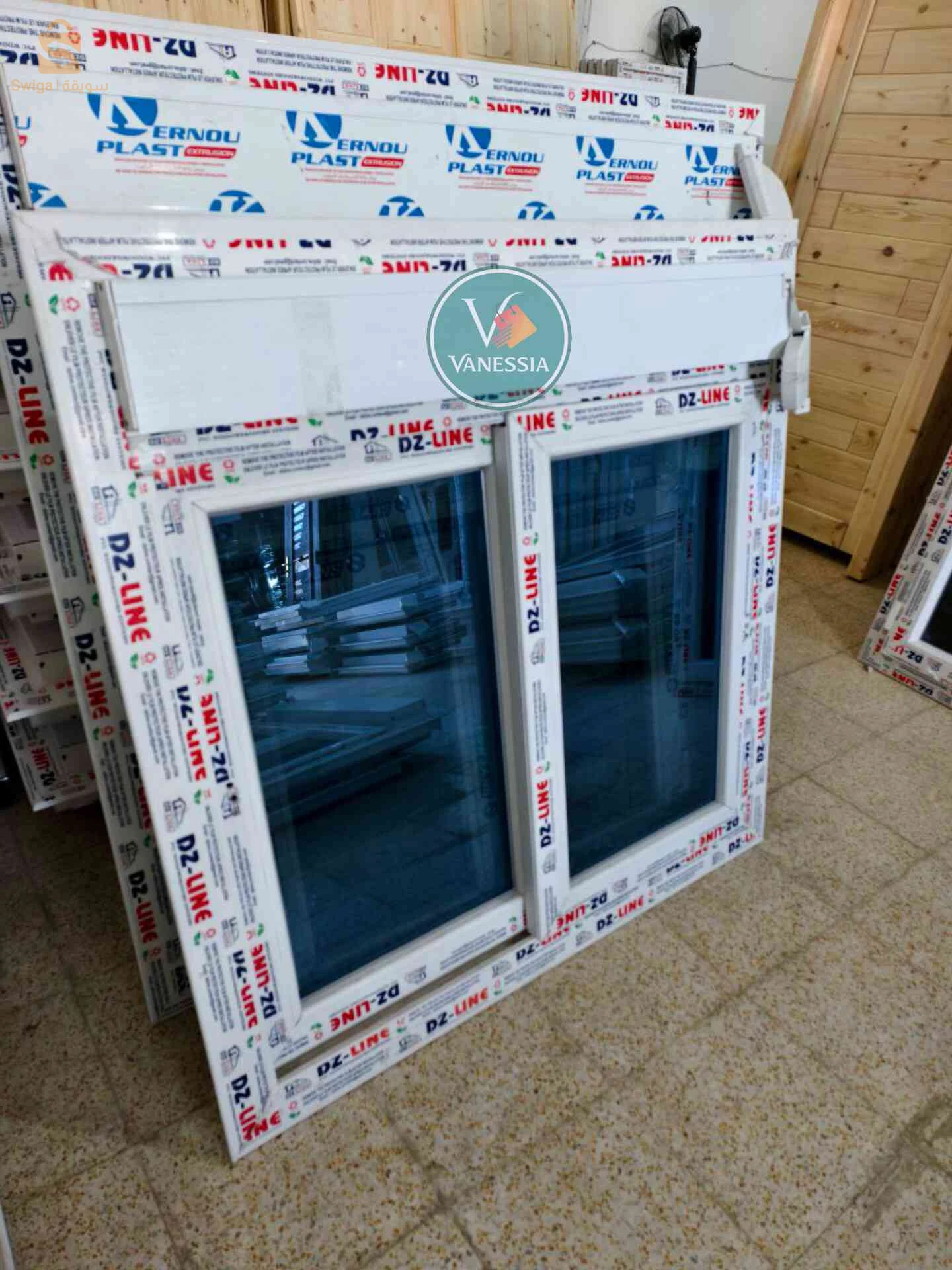 Fenêtre Coulissante Avec Rideau En Pvc Profil dz line Verre Stop Sol Fumé
Poignée gratuit
accessoires gratuit