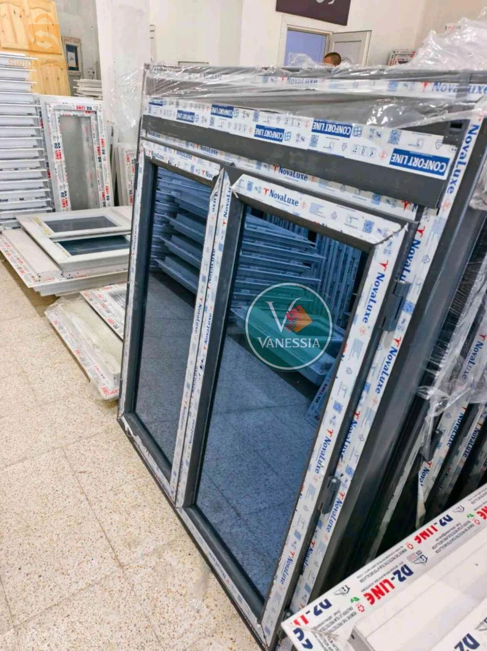 Fenêtre Pvc Double Vitrage Avec Rideau Aluminium Couleur Gris