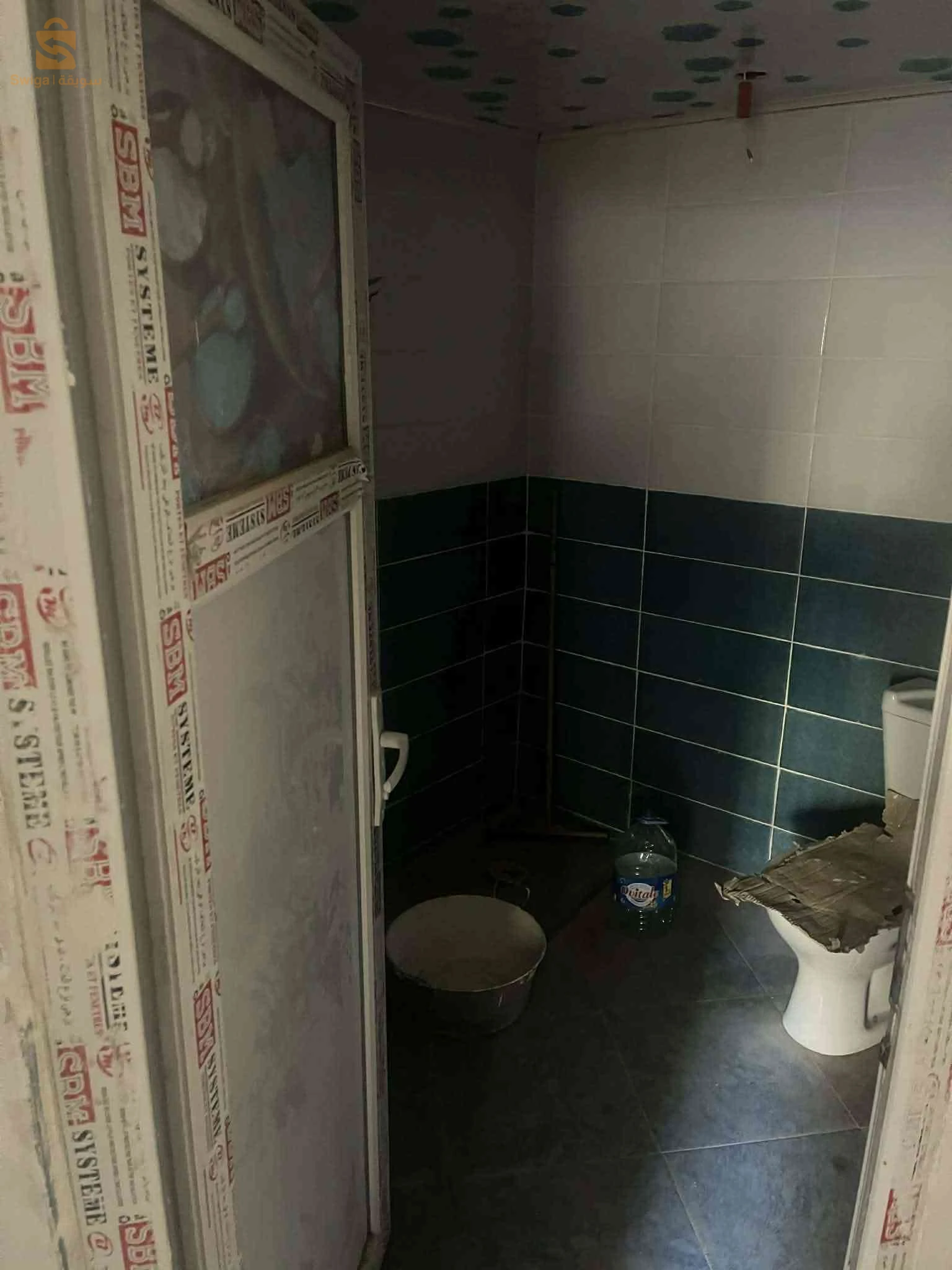 vente un local de 52 mètres carrés commercial