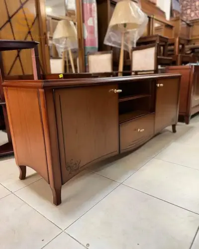 طاولة تلفاز