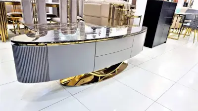طاولة تلفاز