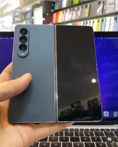 fold 4 z  Samsung