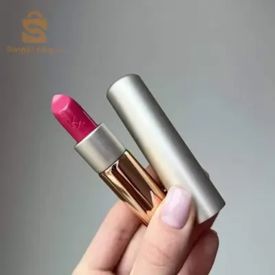 احمر شفاه