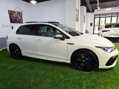 GOLF 8 R20