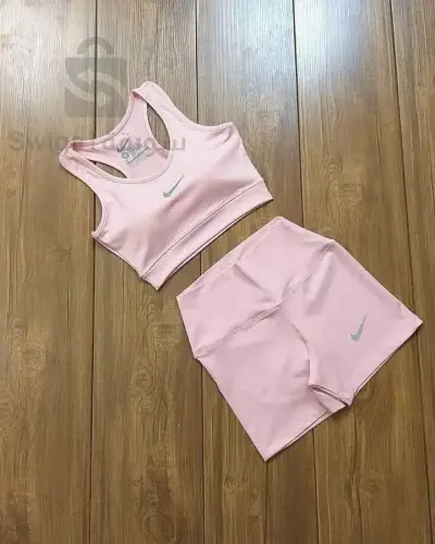 ملابس رياضة