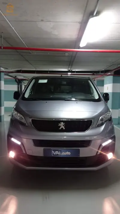 Peugeot Traveller 9 Places 2022