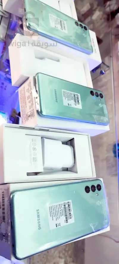 Samsung M13