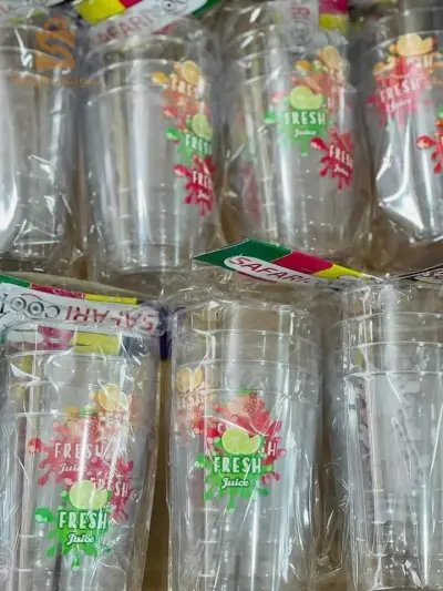 اكواب بلاستيك
