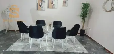 طاولة ذات جودة عالية