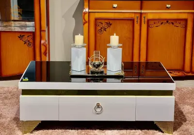 طاولة منخفضة
