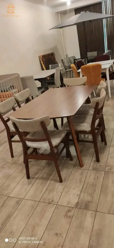 طاولة أكل