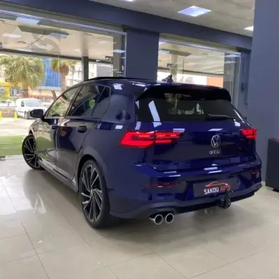 GOLF  8 -
