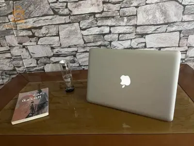 un macbook pro