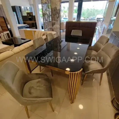 طاولة طعام