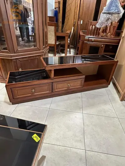 طاولة تلفاز
