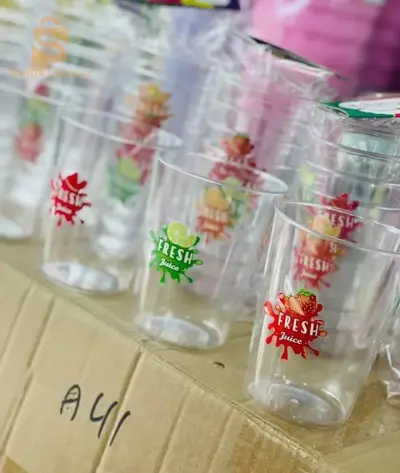 tasses plastique