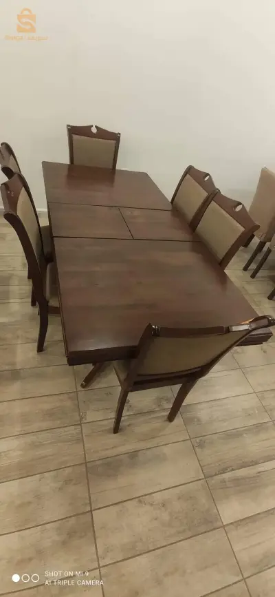طاولة أكل