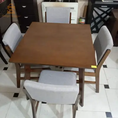 طاولة أكل