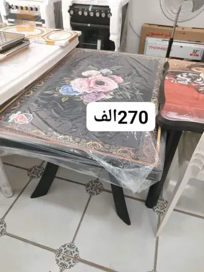 طاولة بلاستيك