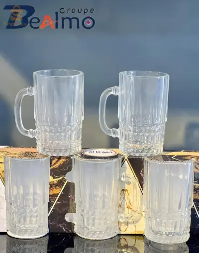 كأس زجاج