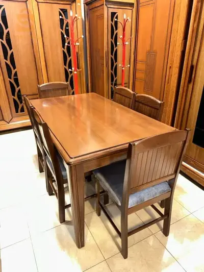 طاولة