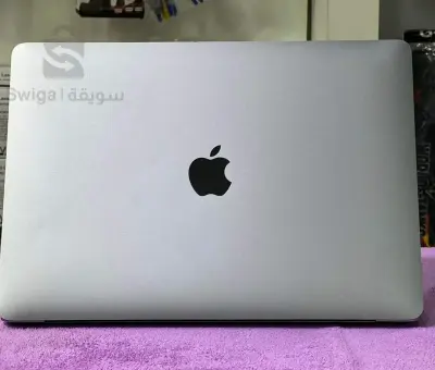 MACBOOK AIR