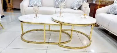 طاولة منخفضة