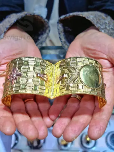 bracelet