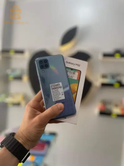 Samsung M 12