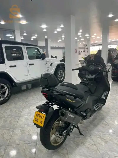 Yamaha TMax530 Iron 2
