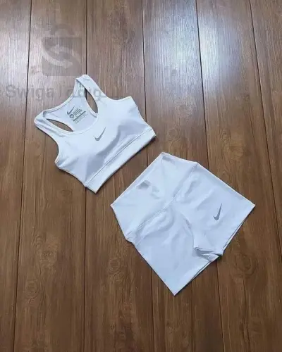 ملابس رياضة