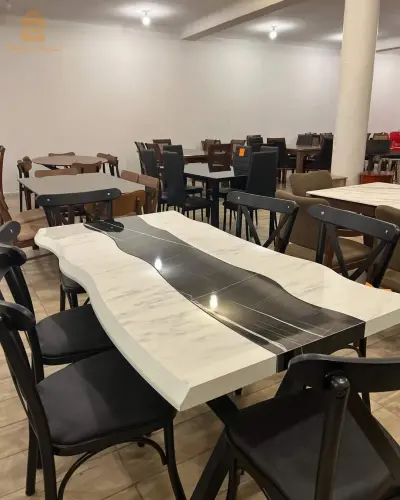 طاولة أكل