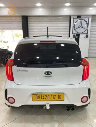 kia picanto 
2017