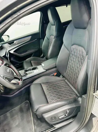 AUDI        A 6