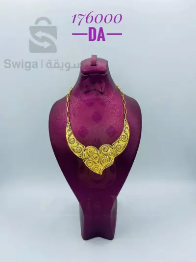 un collier d'or fetla