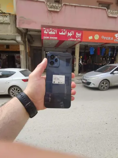 Realmi C35