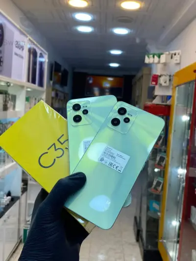 Realme C35