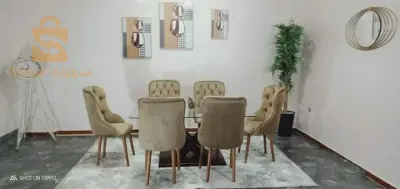 طاولة  ذات جودة عالية