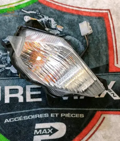 clignotant feux arr pour tmax 530