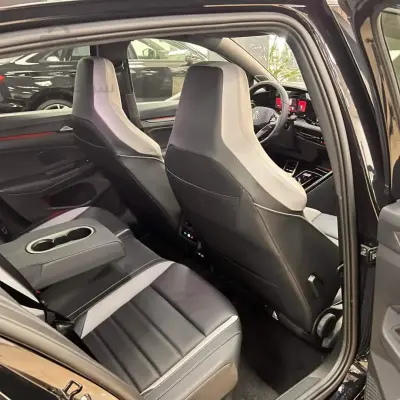 GOLF 8 -
