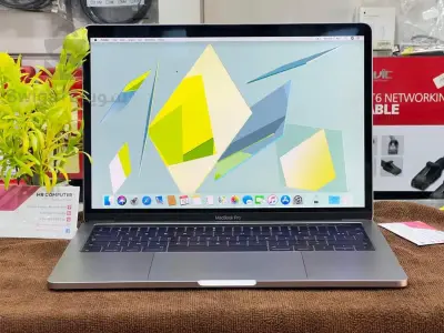 MACBOOK PRO 2017 TOUCHBAR