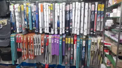 Nouvelle arrivage essuie glace spécial original et standard pour tous types de véhicules avant et arrière