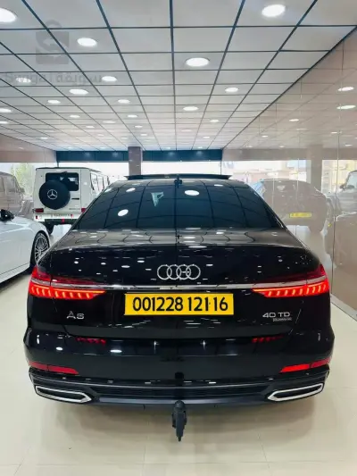 AUDI       A 6