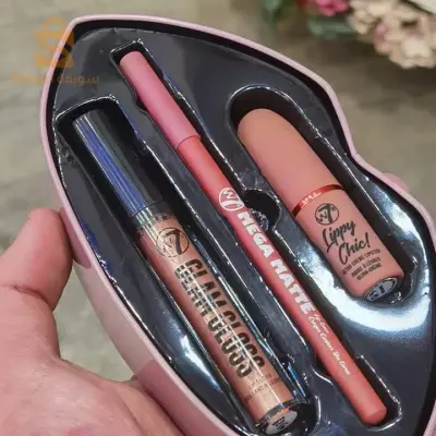 احمر شفاه