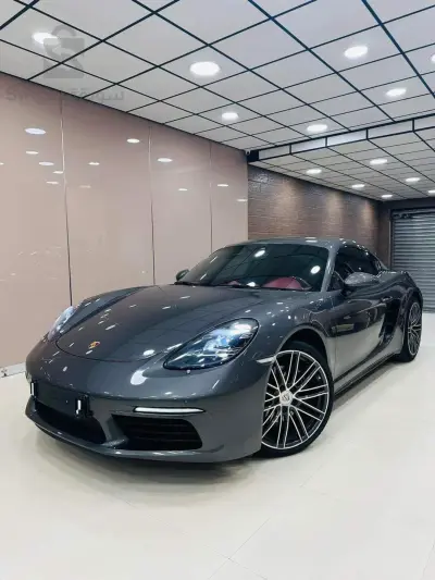 PORSCHE       CAYMAN    718