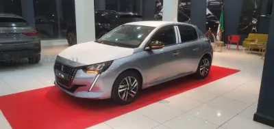 Peugeot 208 2022 Allure Facelift 00km