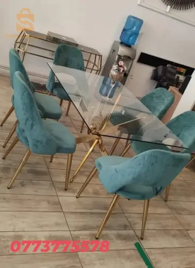 طاولة أكل