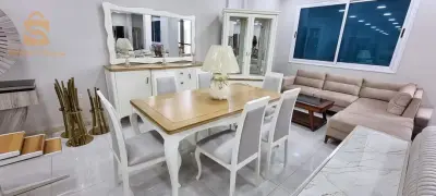 طاولة أكل